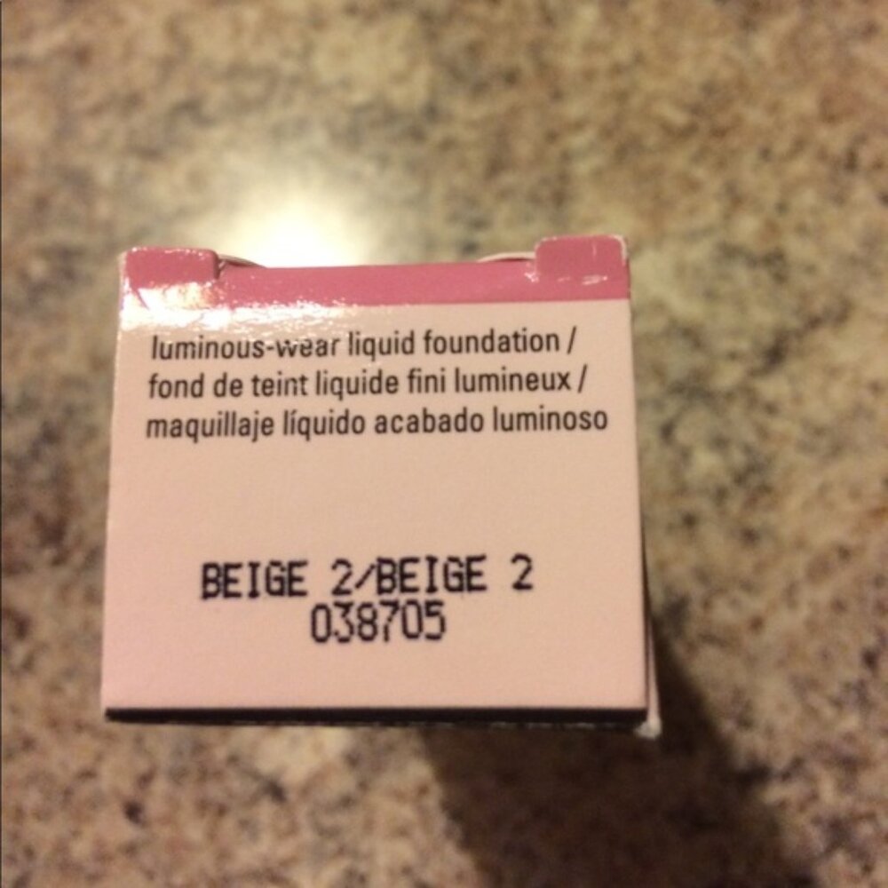Mary Kay TimeWise Luminous Wear Liquid Foundation Beige 2 Normal Dry - Picture 6 of 8
